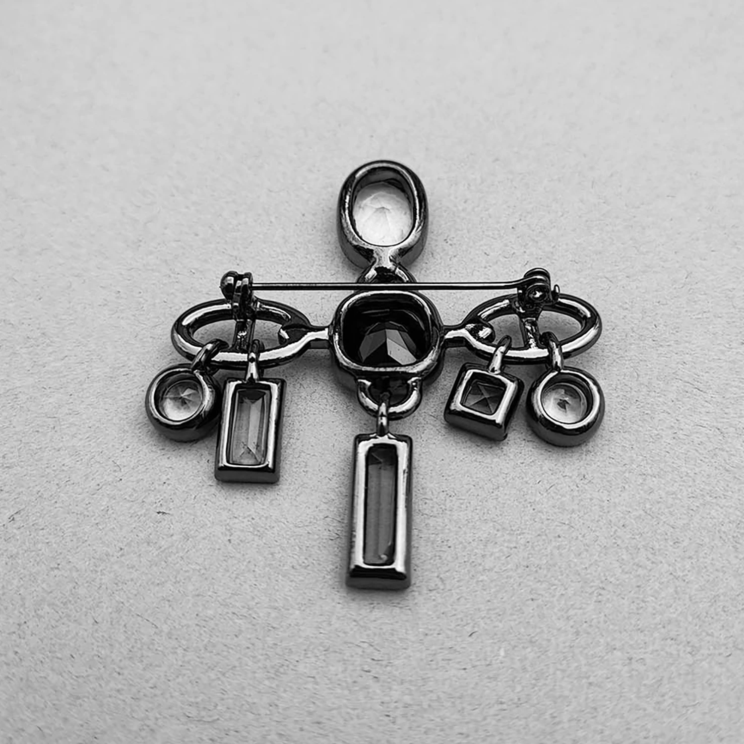 گلسینه جواهری سنگ اتریش 