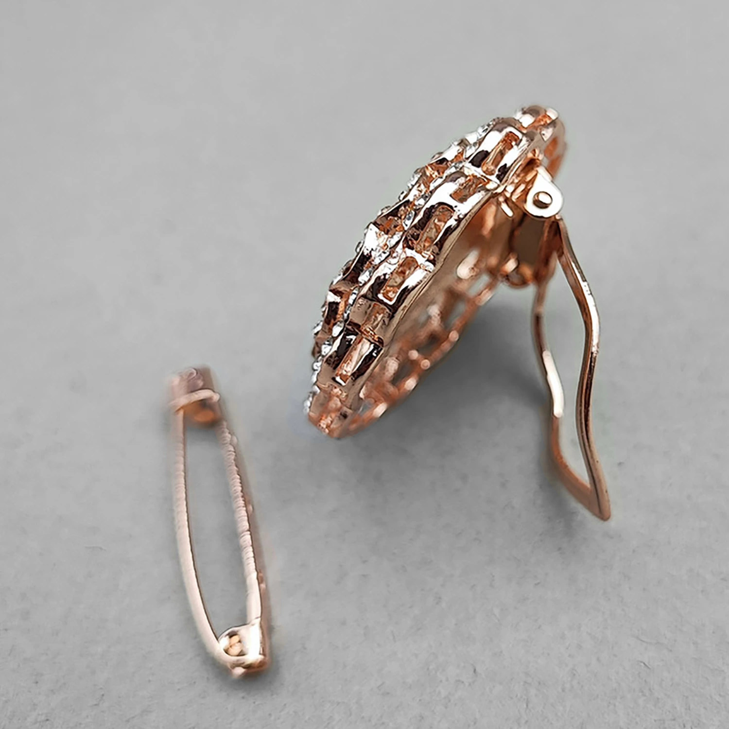 گلسینه و گیره روسری فلاور توپاز