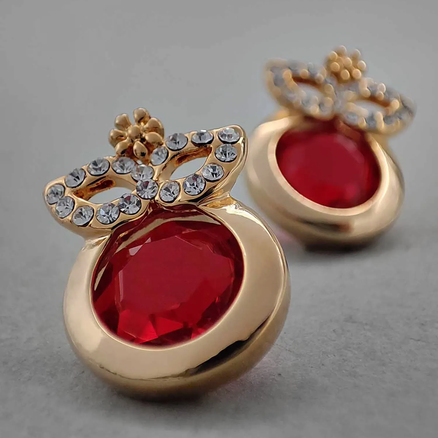 گوشواره بالماسکه قرمز