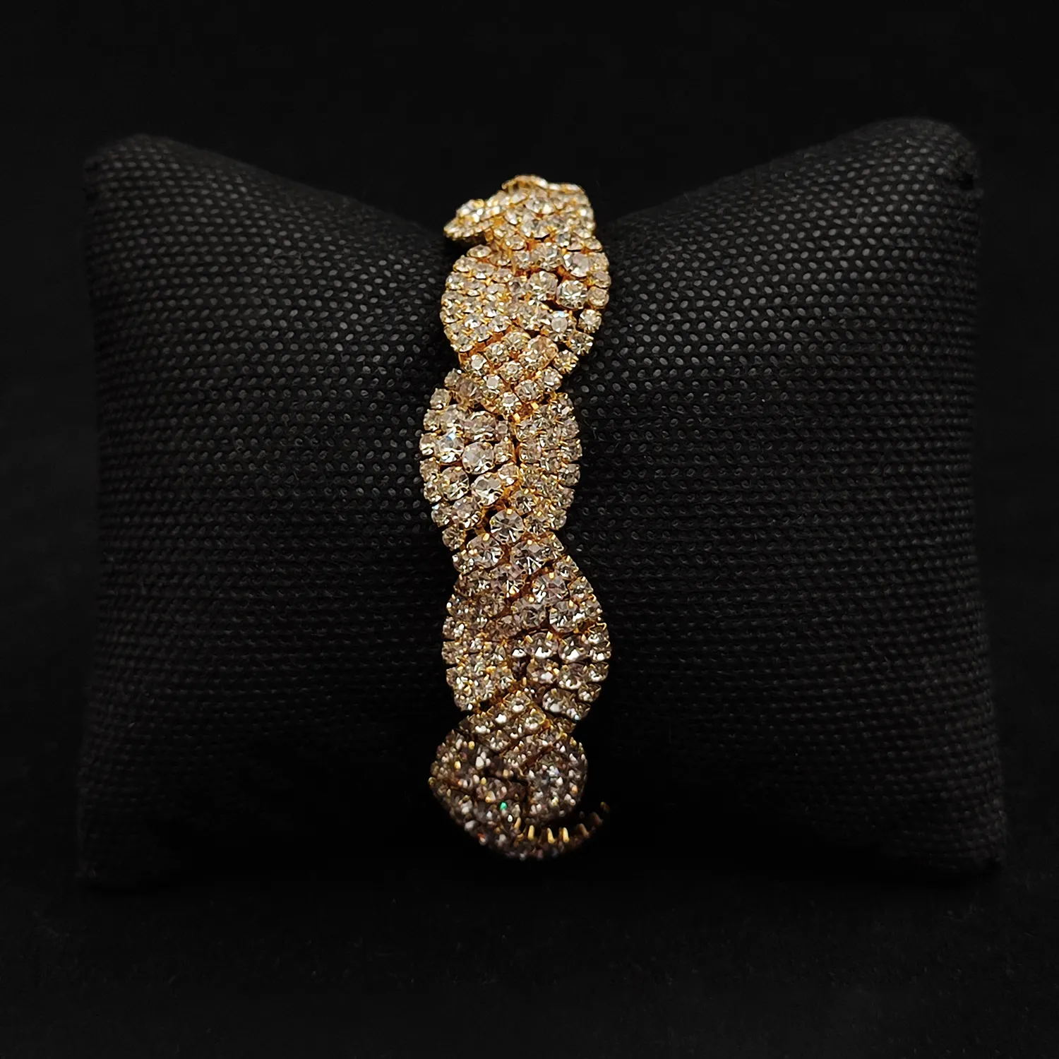 دستبند طرح جواهر بافته