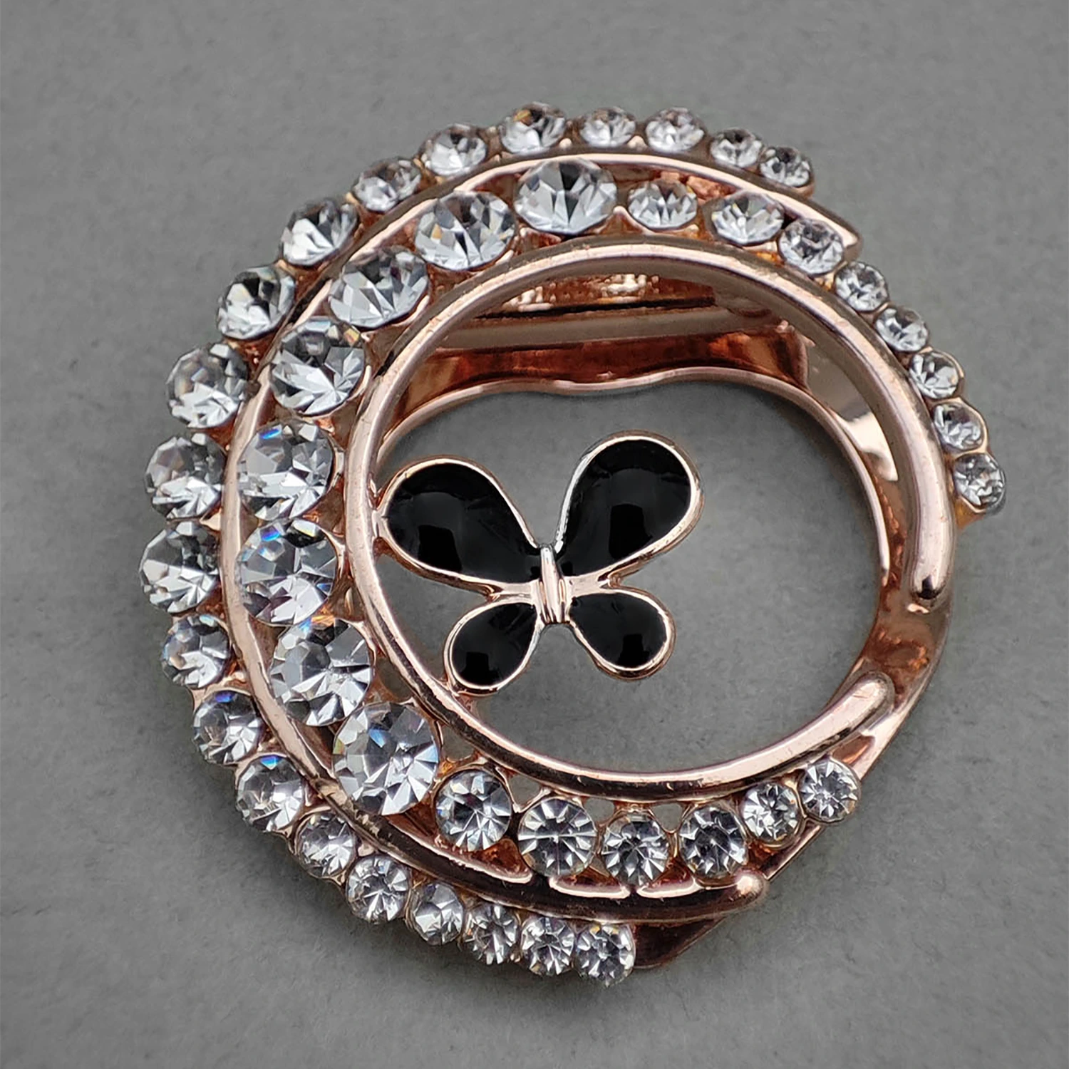 گلسینه و گیره روسری ماه وپروانه