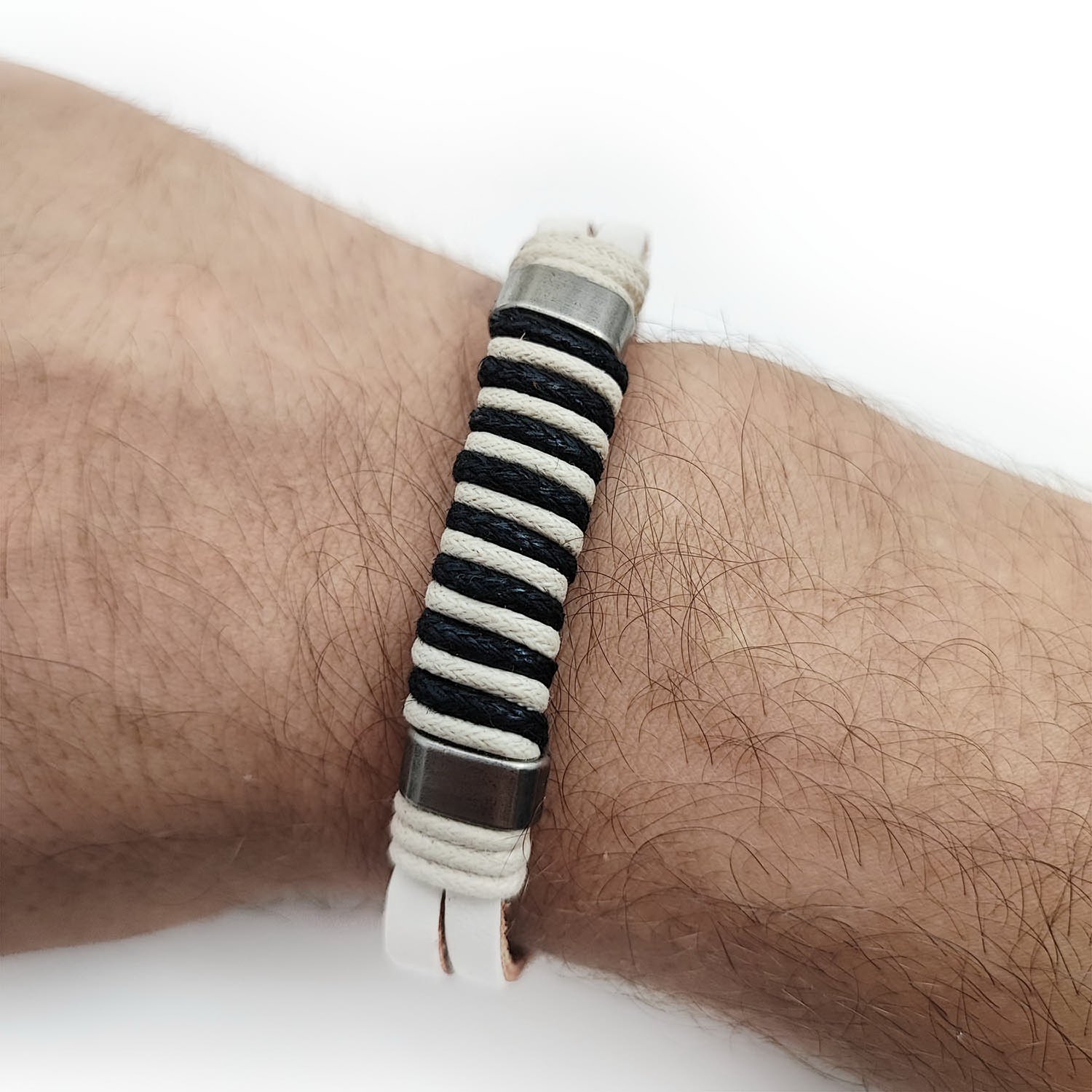 دستبند چرم 129