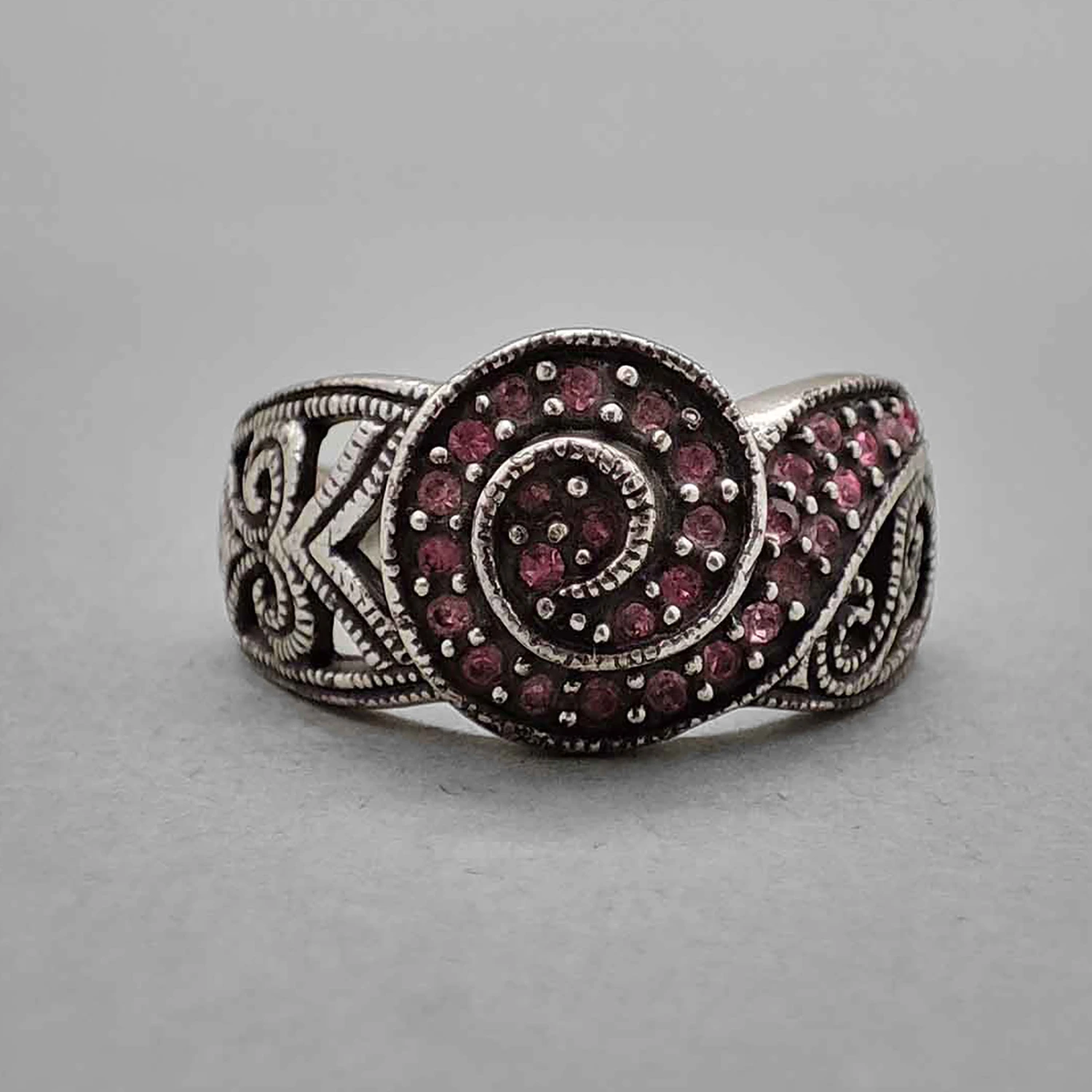 انگشتر پیچش