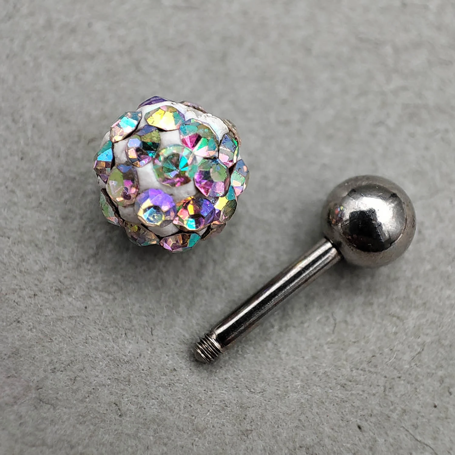 پیرسینگ گوش