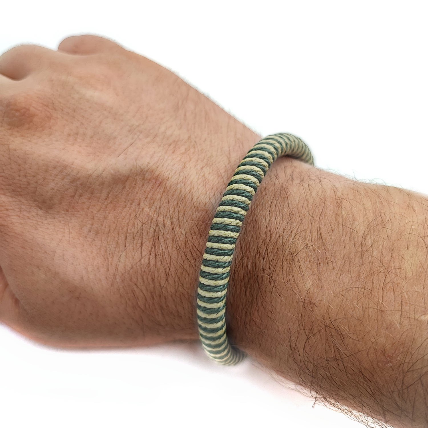 دستبند چرم 112