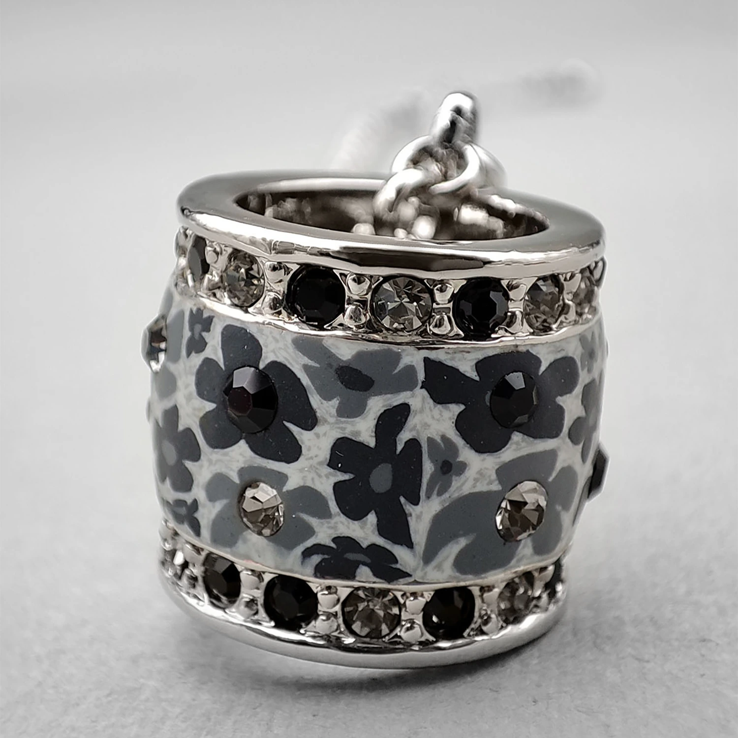 گردنبند فلاور رول وی نویز