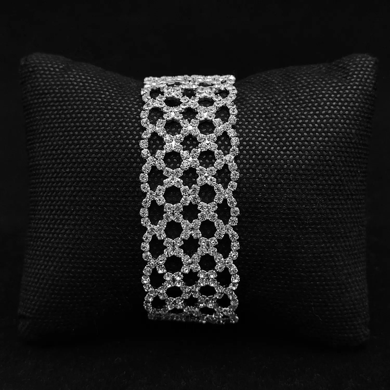 دستبند طرح جواهر بافت سبد