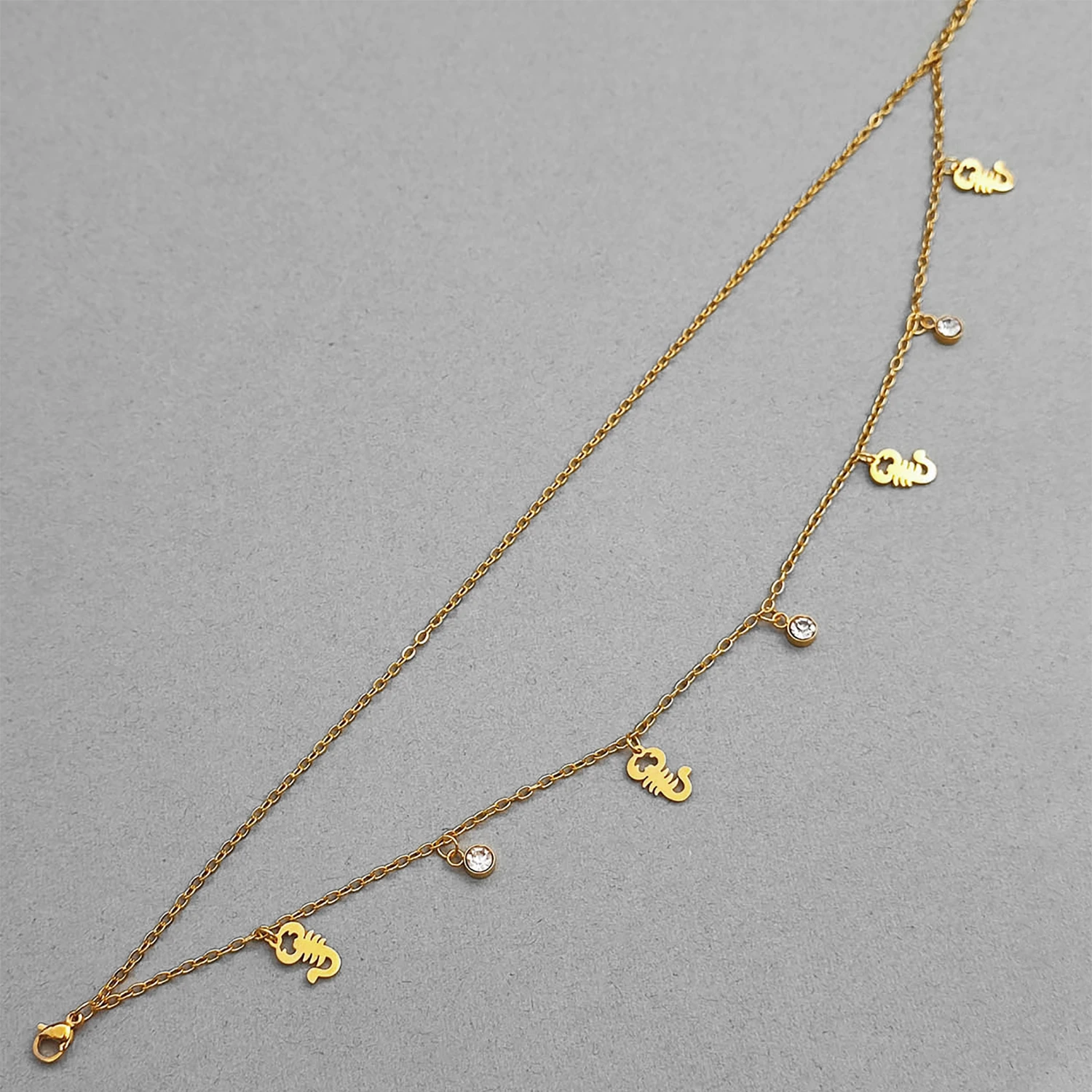 پابند آویز طرح عقرب