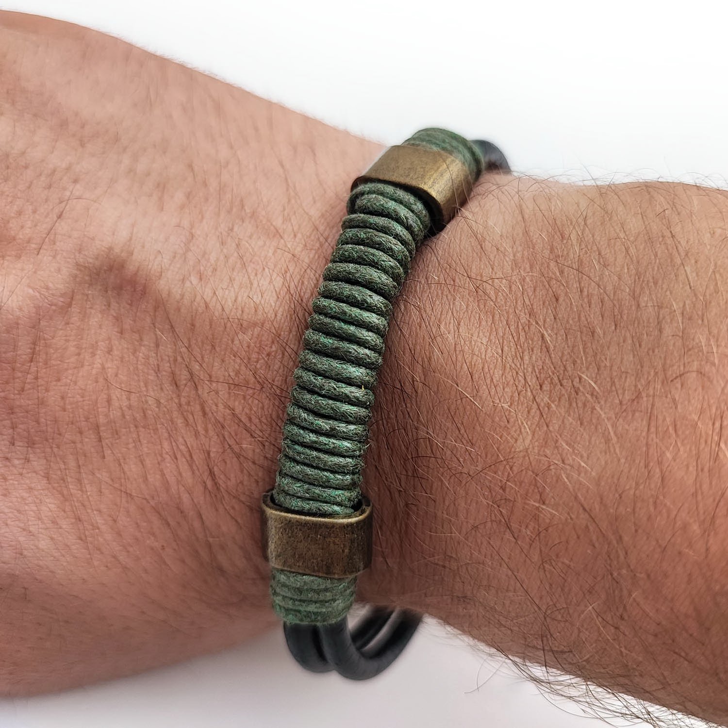 دستبند چرم 121