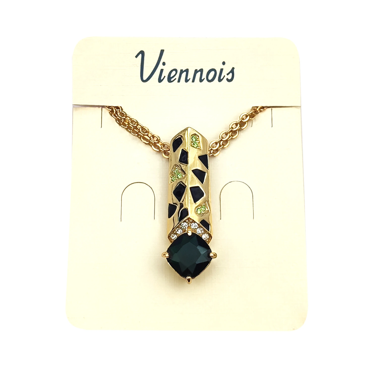 پلاک و زنجیر پلنگی و نگین سبز