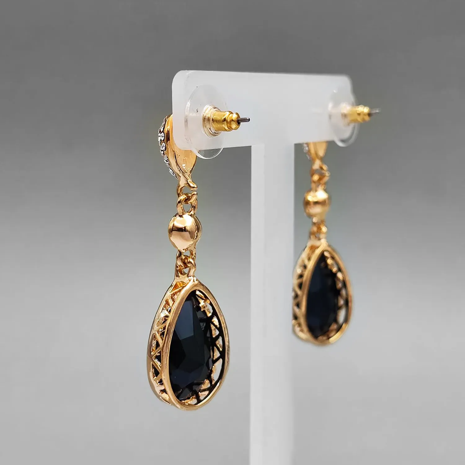 گوشواره اشک و نگین