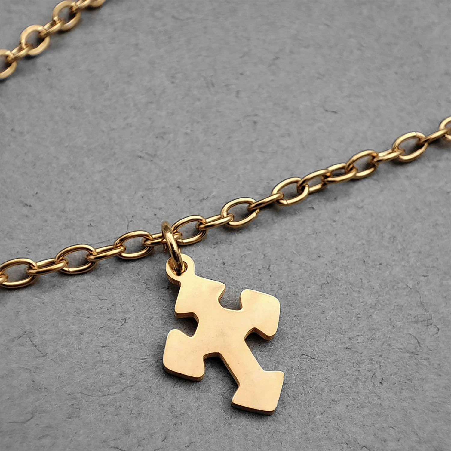 پابند آویز طرح صلیب