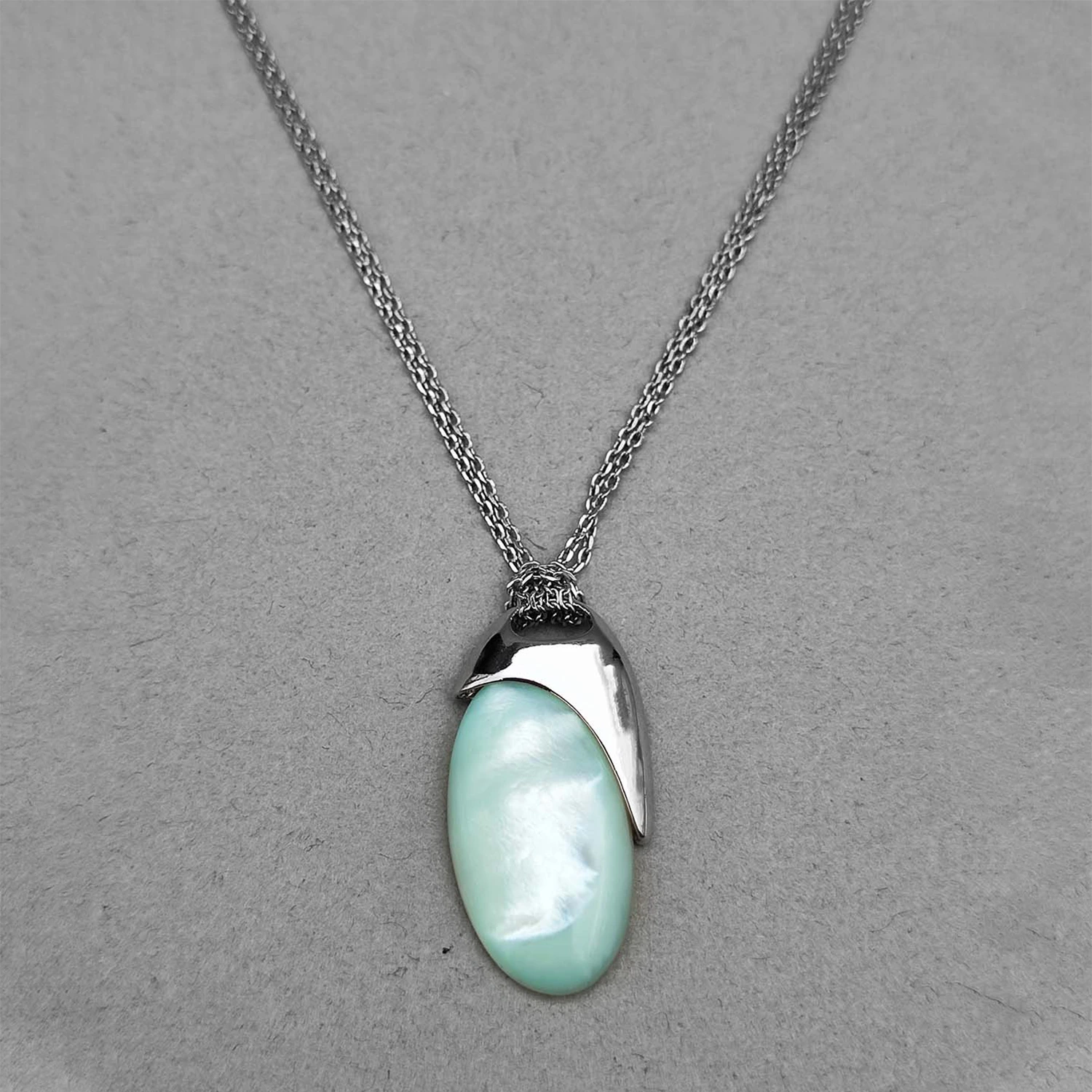 گردنبند صدف طبیعی وی نویز