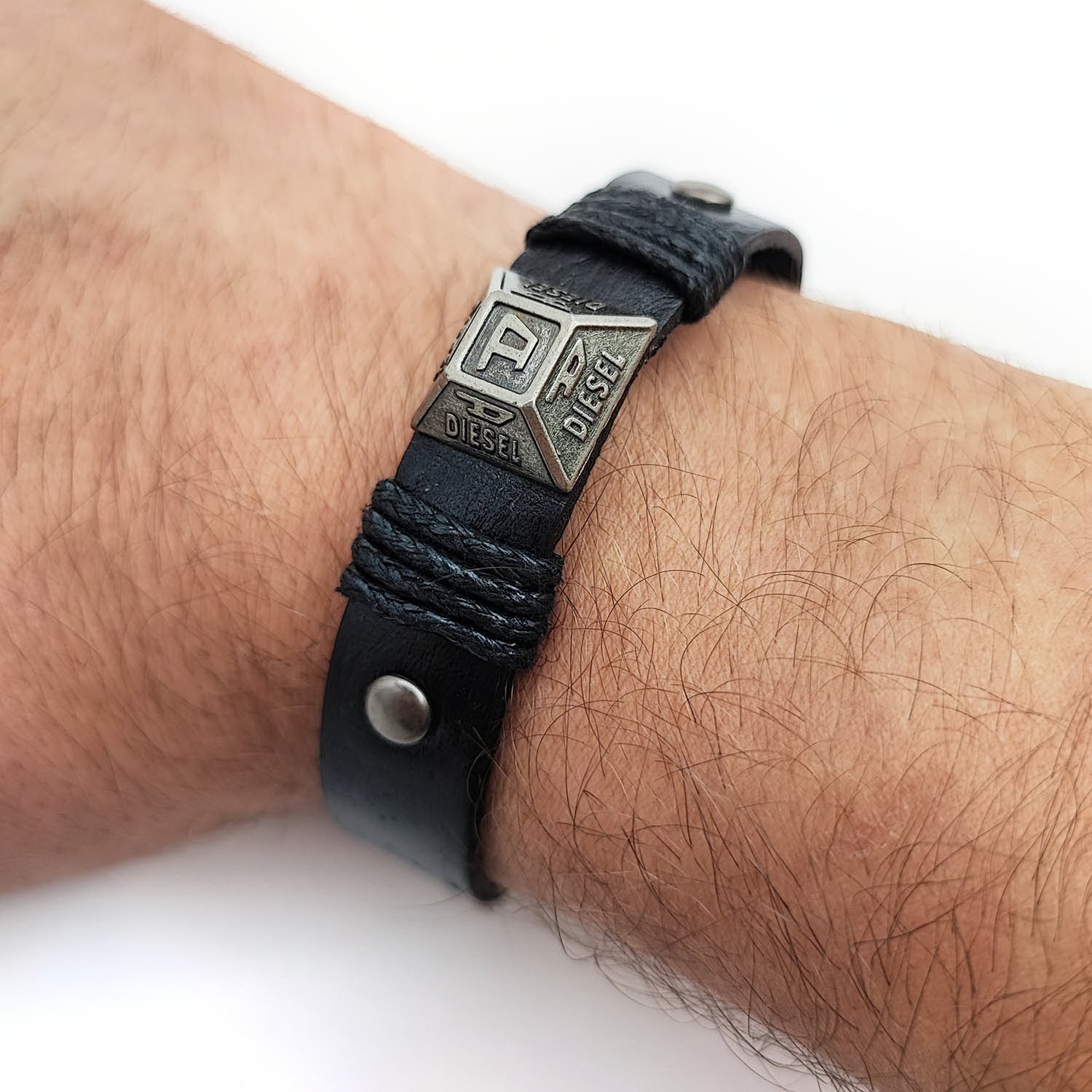 دستبند چرم 113