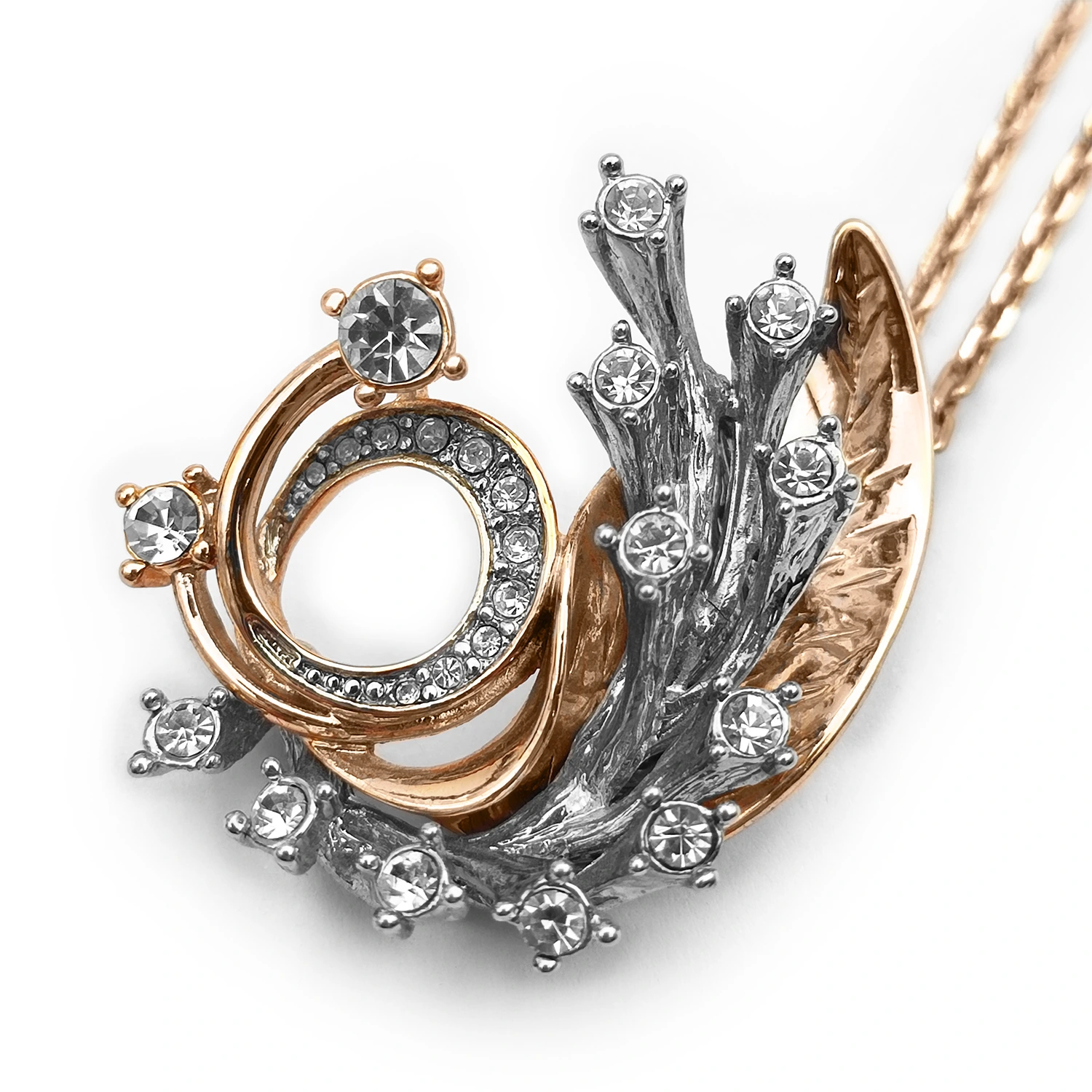 پلاک و زنجیر برگ و نگین