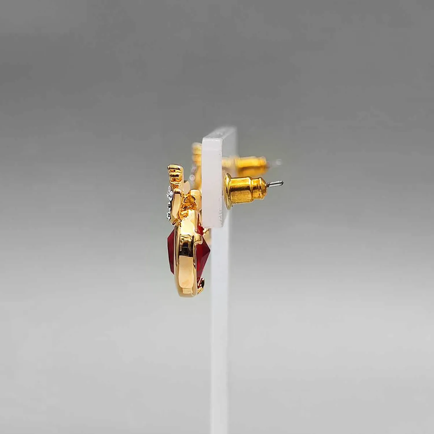 گوشواره بالماسکه قرمز