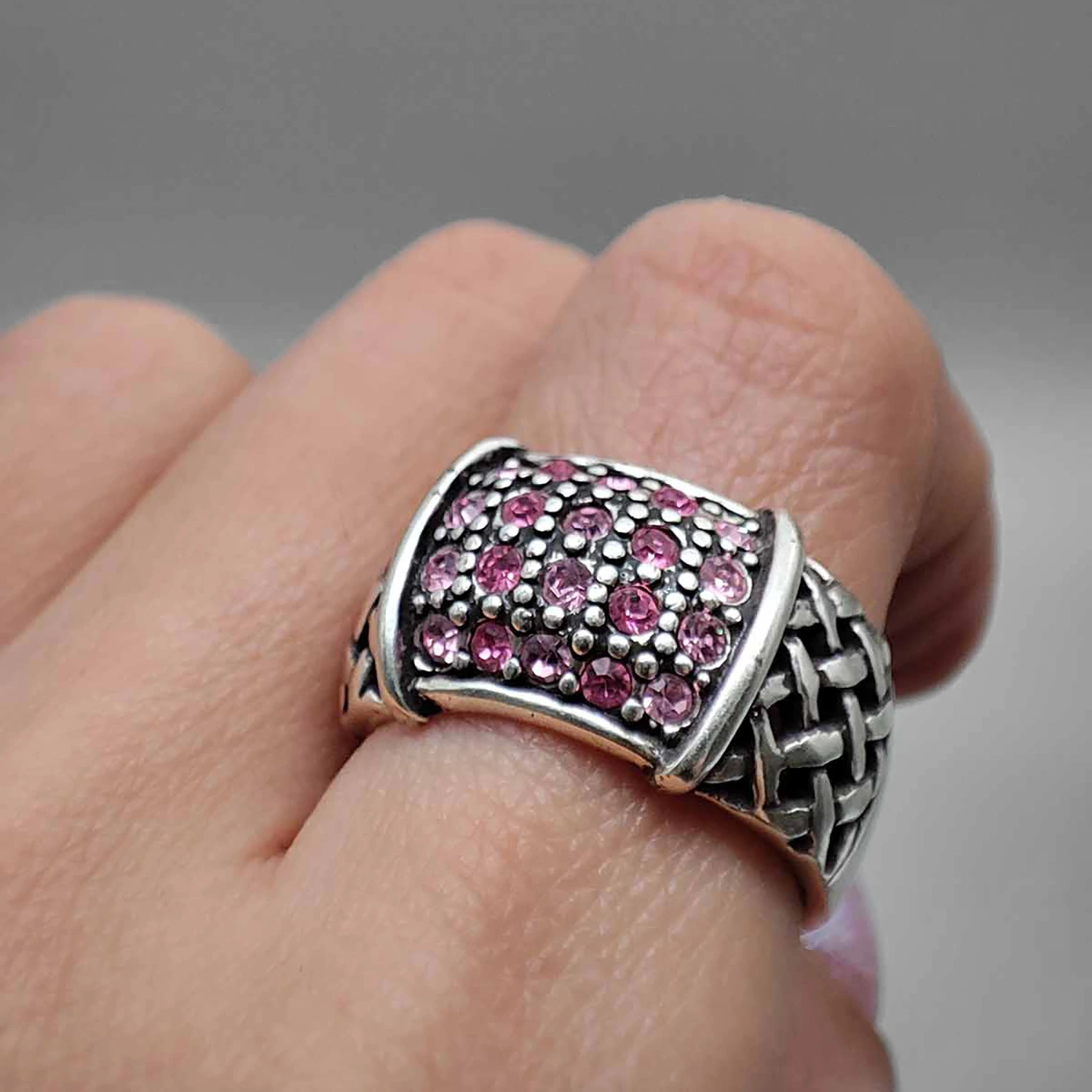 انگشتر آماتیس صورتی