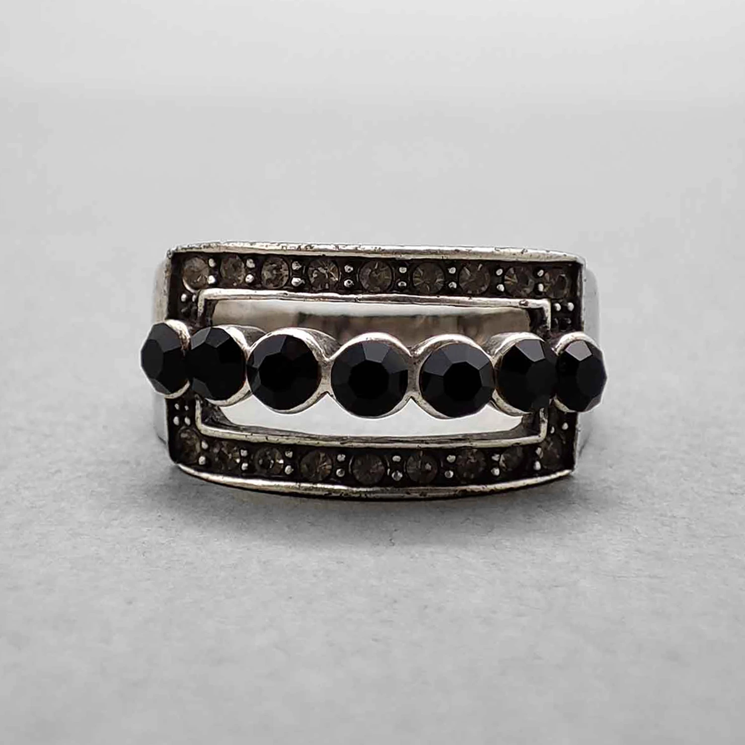 انگشتر آماتیس صورتی