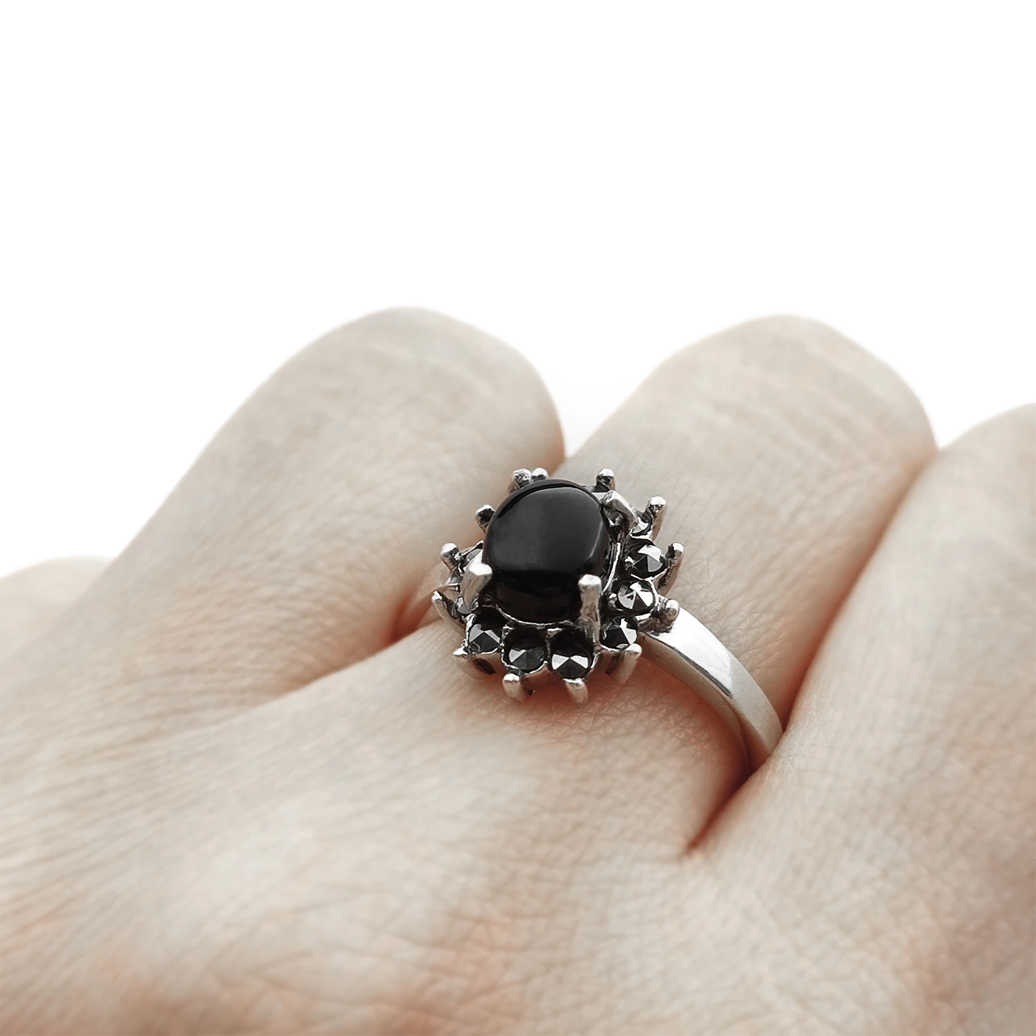 انگشتر نقره نگین انیکس