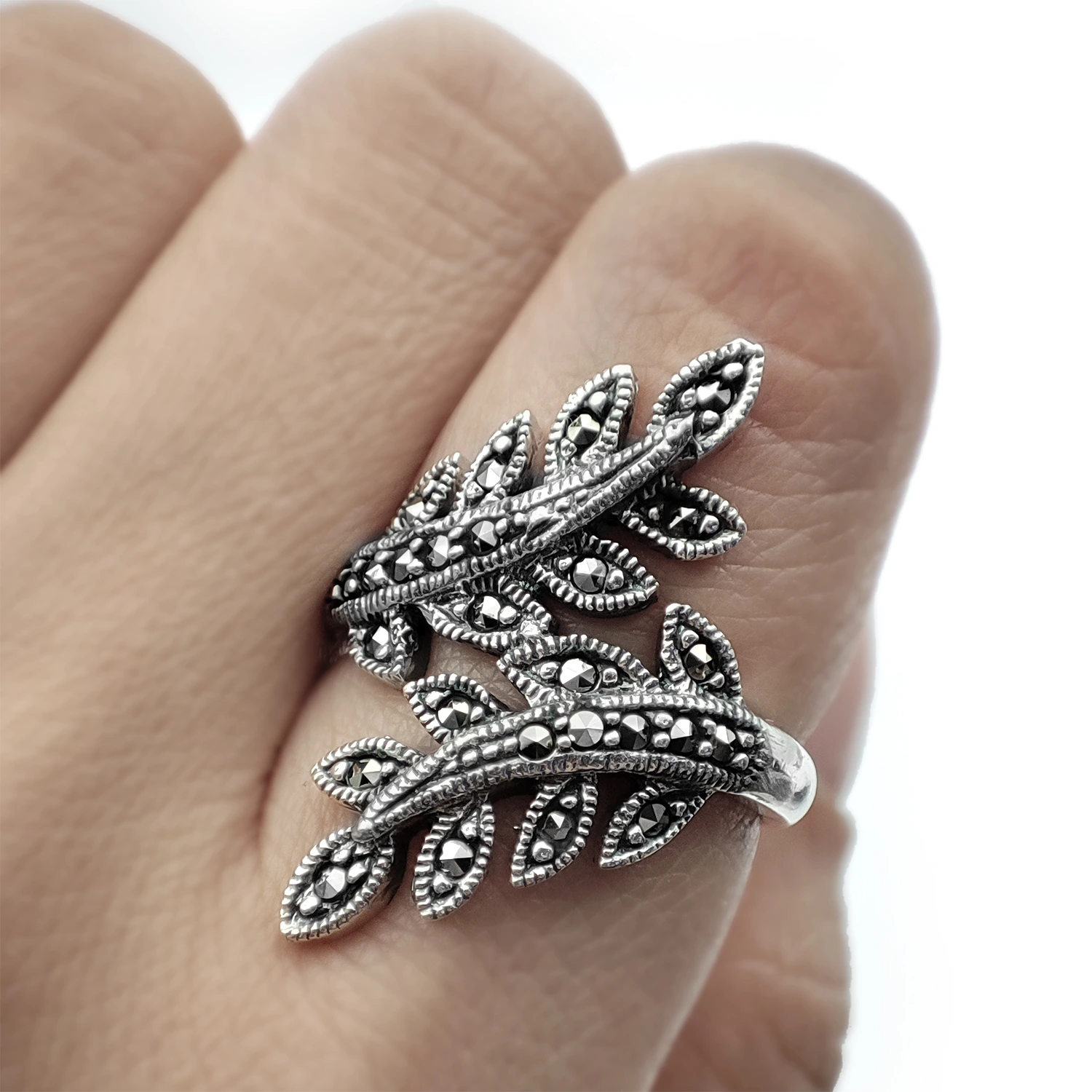 انگشتر نقره برگ حدید