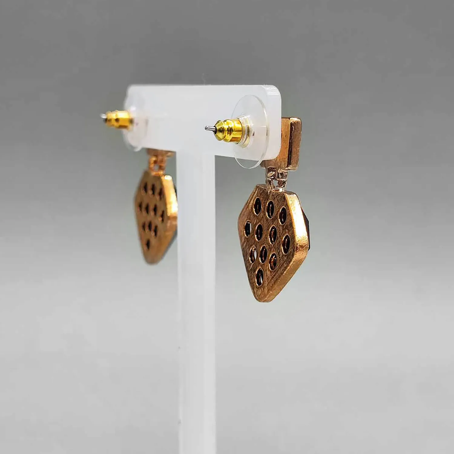 گوشواره الماس سیاه