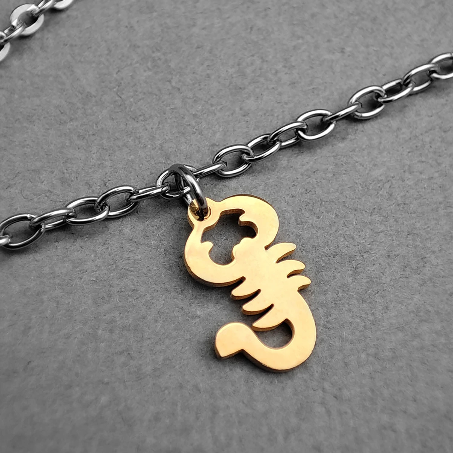 پابند دورنگ طرح عقرب