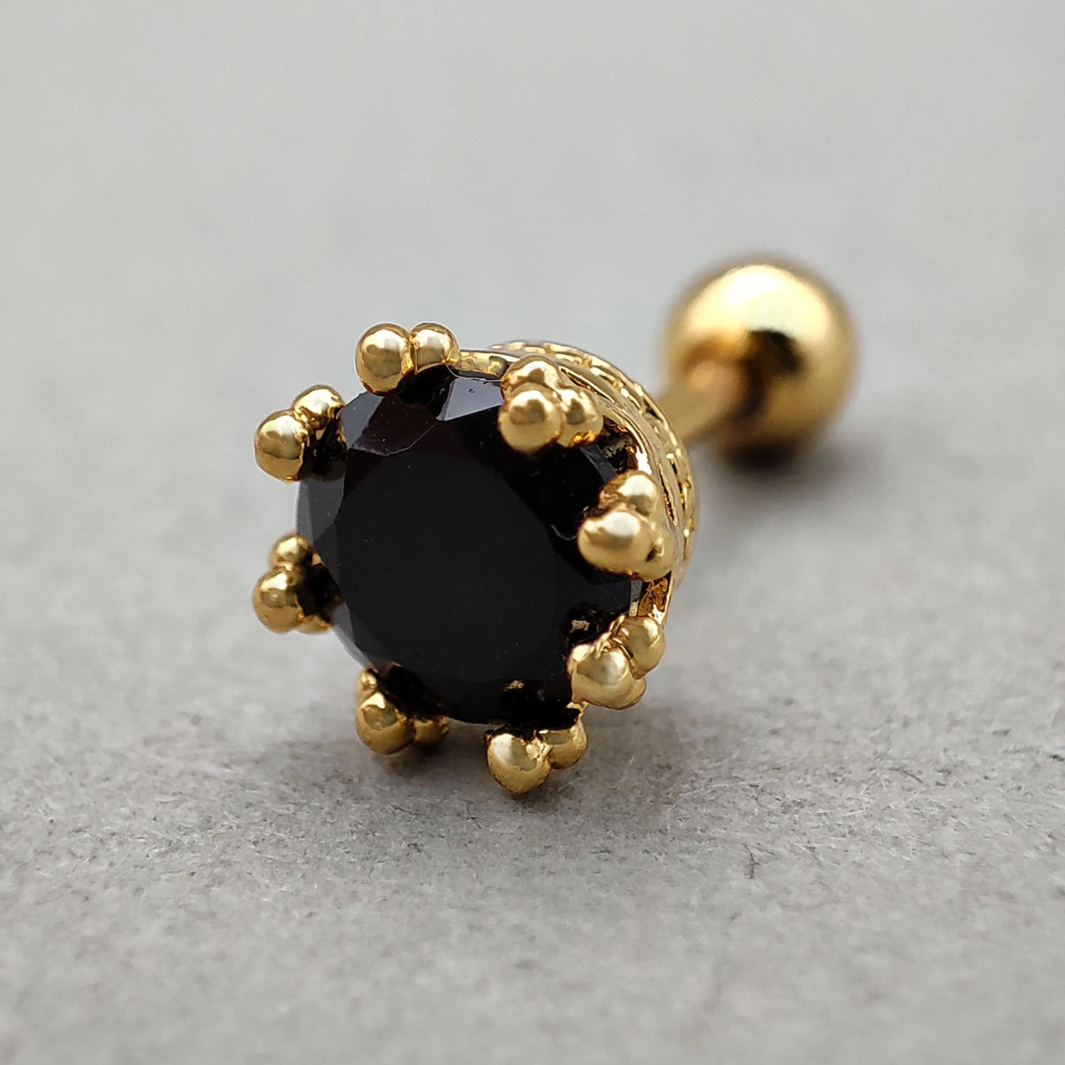 پیرسینگ گوش 