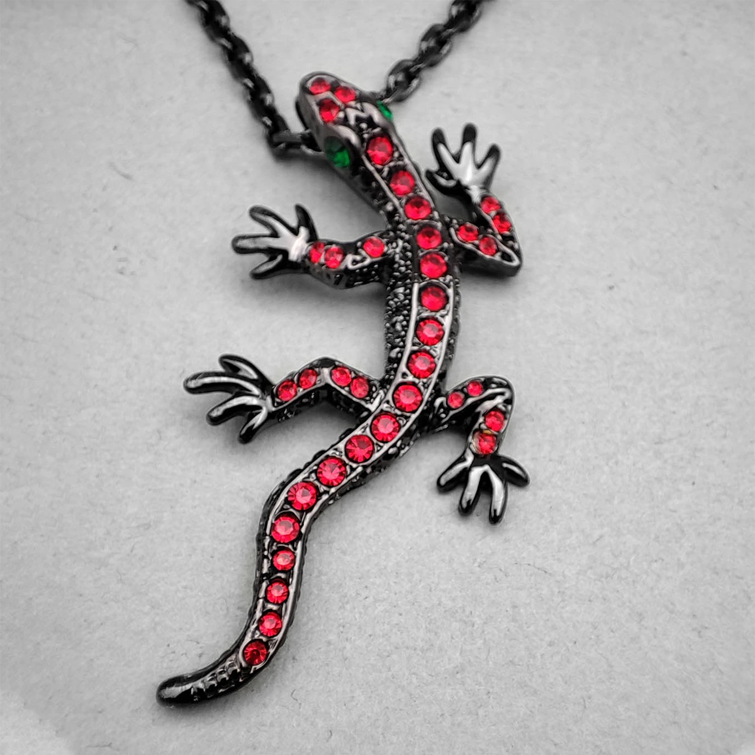 گردنبند یاقوتی مارمولک وی نویز