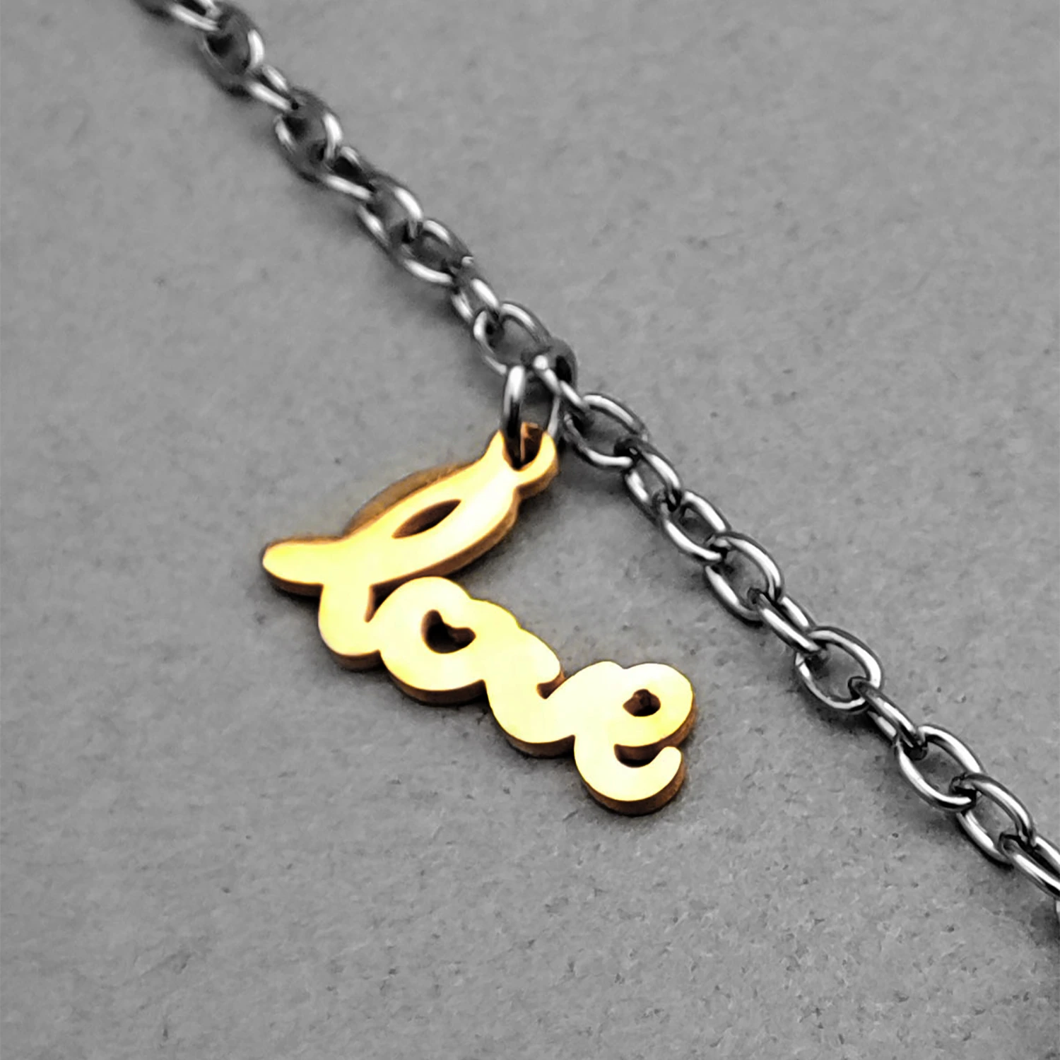 پابند دورنگ طرح LOVE