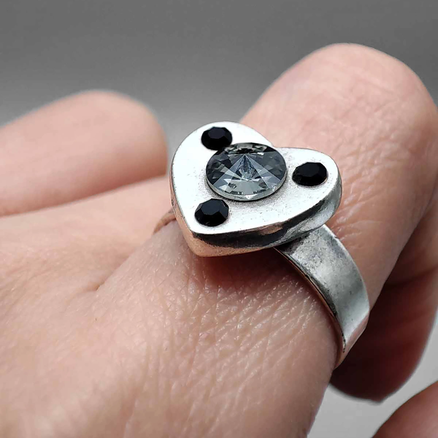 انگشتر قلب انیکس