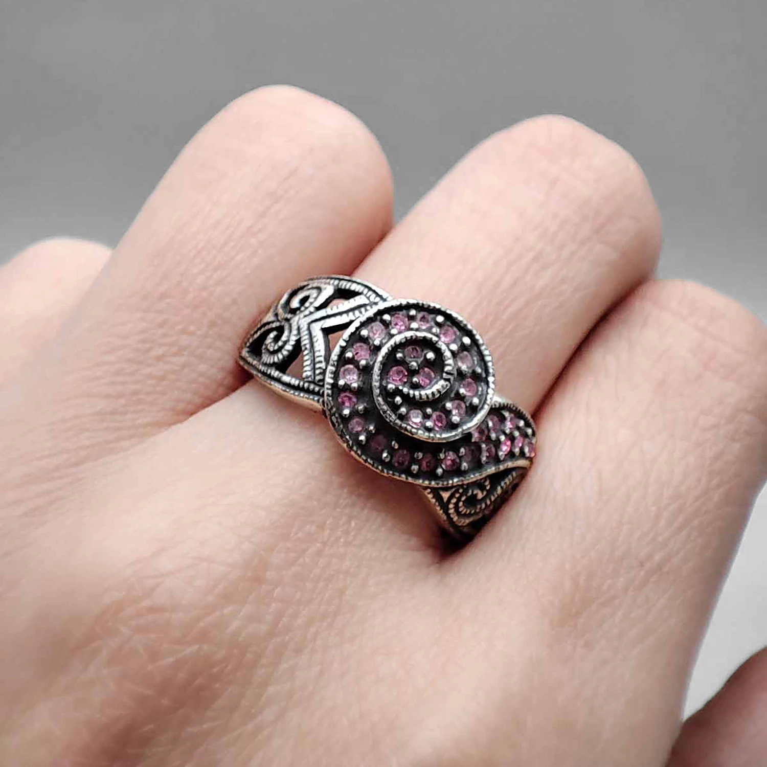 انگشتر پیچش